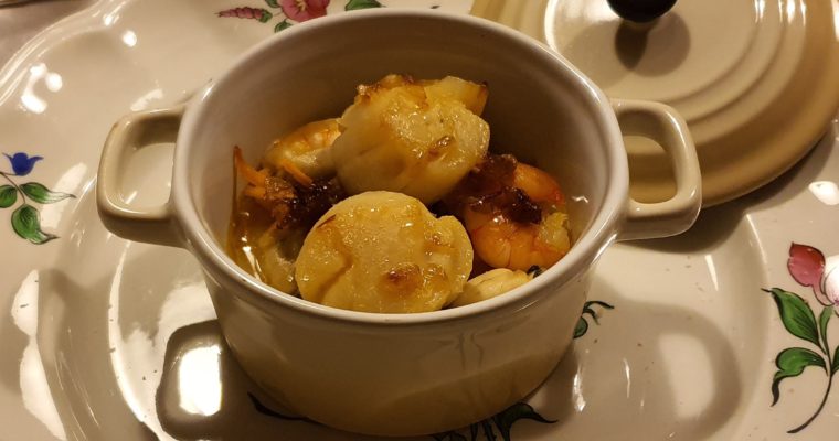 Coquilles Saint Jacques aux cuisses de grenouilles