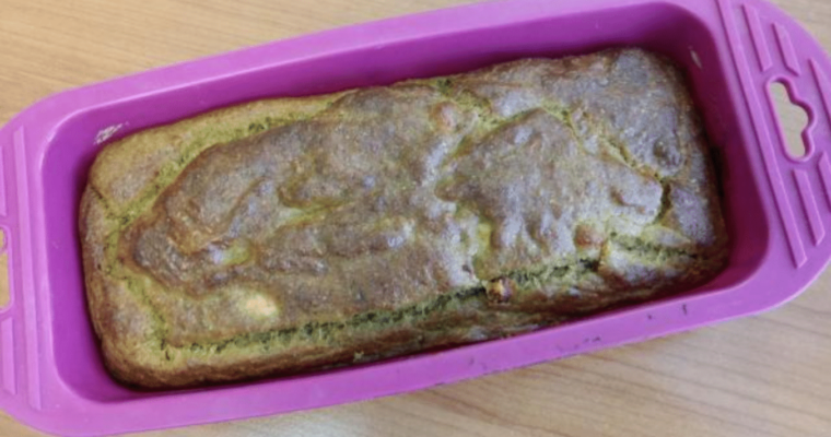 Cake à la feta et au pesto
