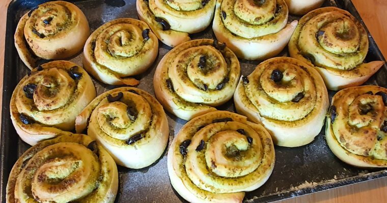 Brioche au pesto et aux olives