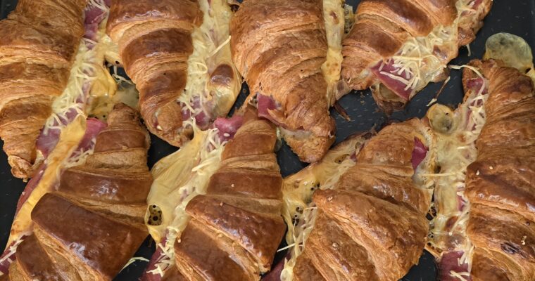 Croissant au jambon